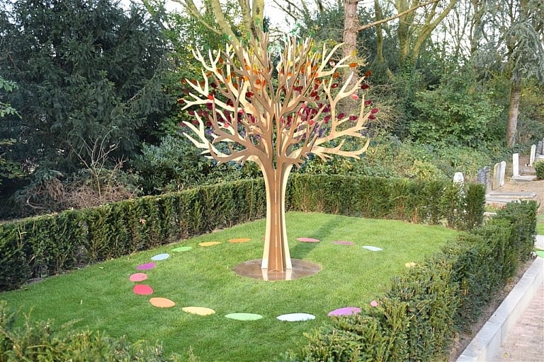 What are memorial trees Memorialtrees.co.uk