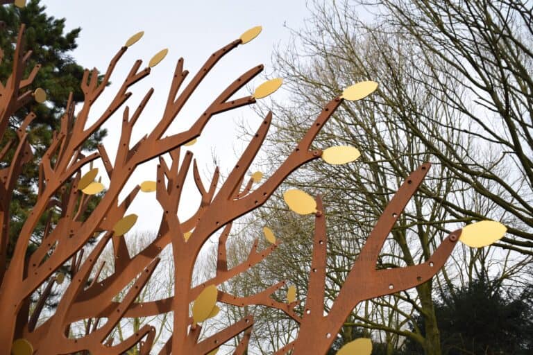 Personalised memorial leaves Memorialtrees.co.uk